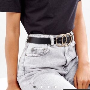 Belt with gold circles